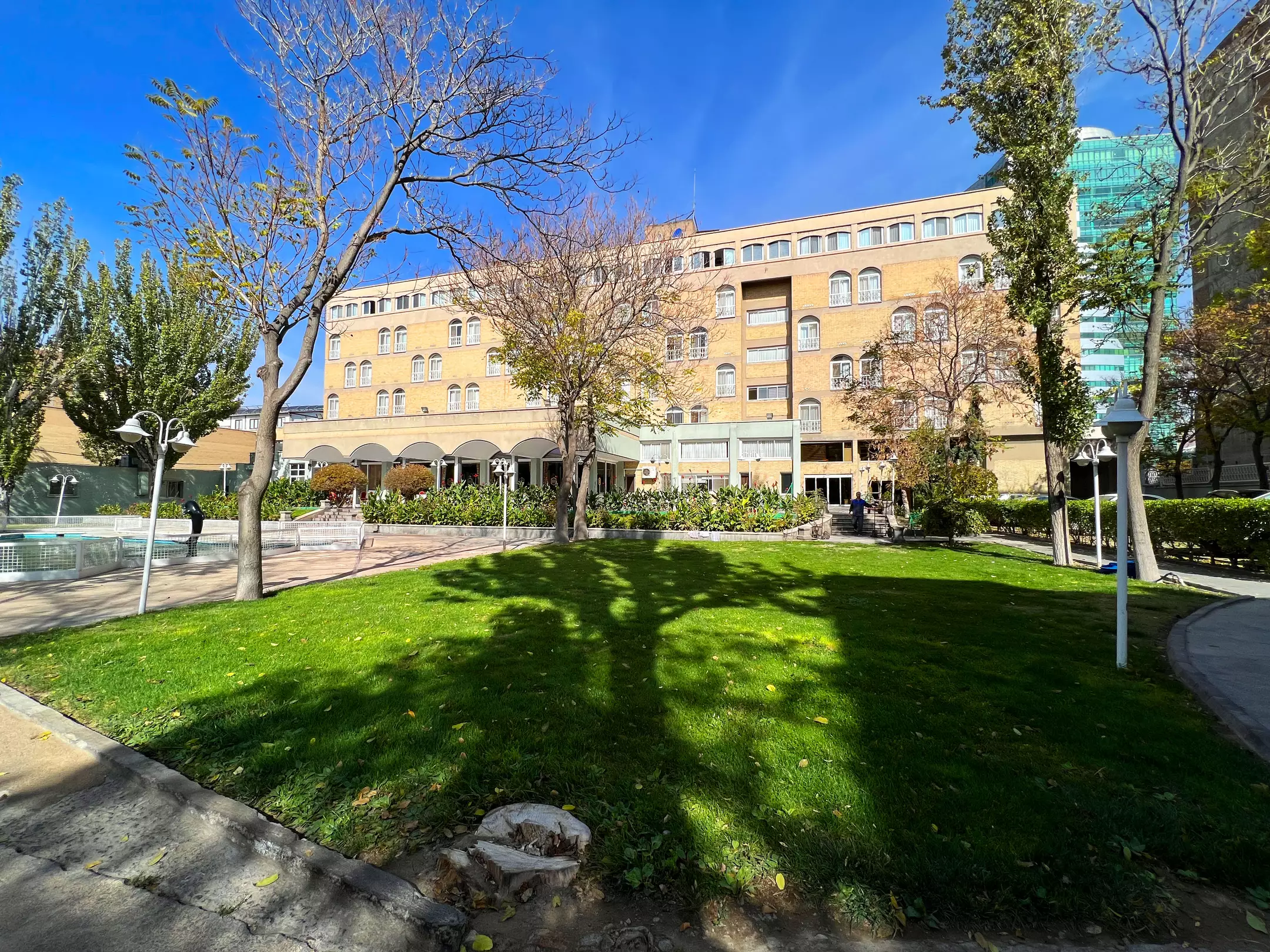 Alibaba https://cdn.alibaba.ir/ostorage/hotel-accommodation-images/696cdd2746ae9d8e6fb49a7d_01- بین المللی تبریز- نما (3).webp